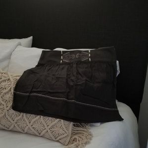 Gray skirt with embroidery